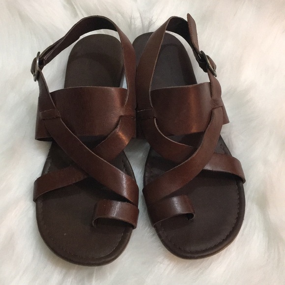 sandals with strap around big toe